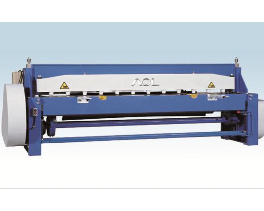 MÁY CẮT KIM LOẠI TẤM